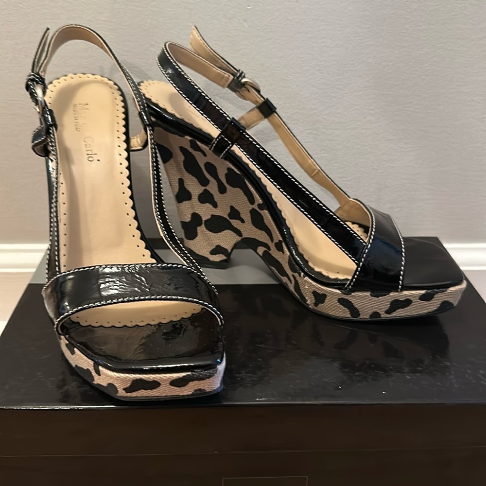 Max de Carlo black patent leather Naplak with leopard design wedges